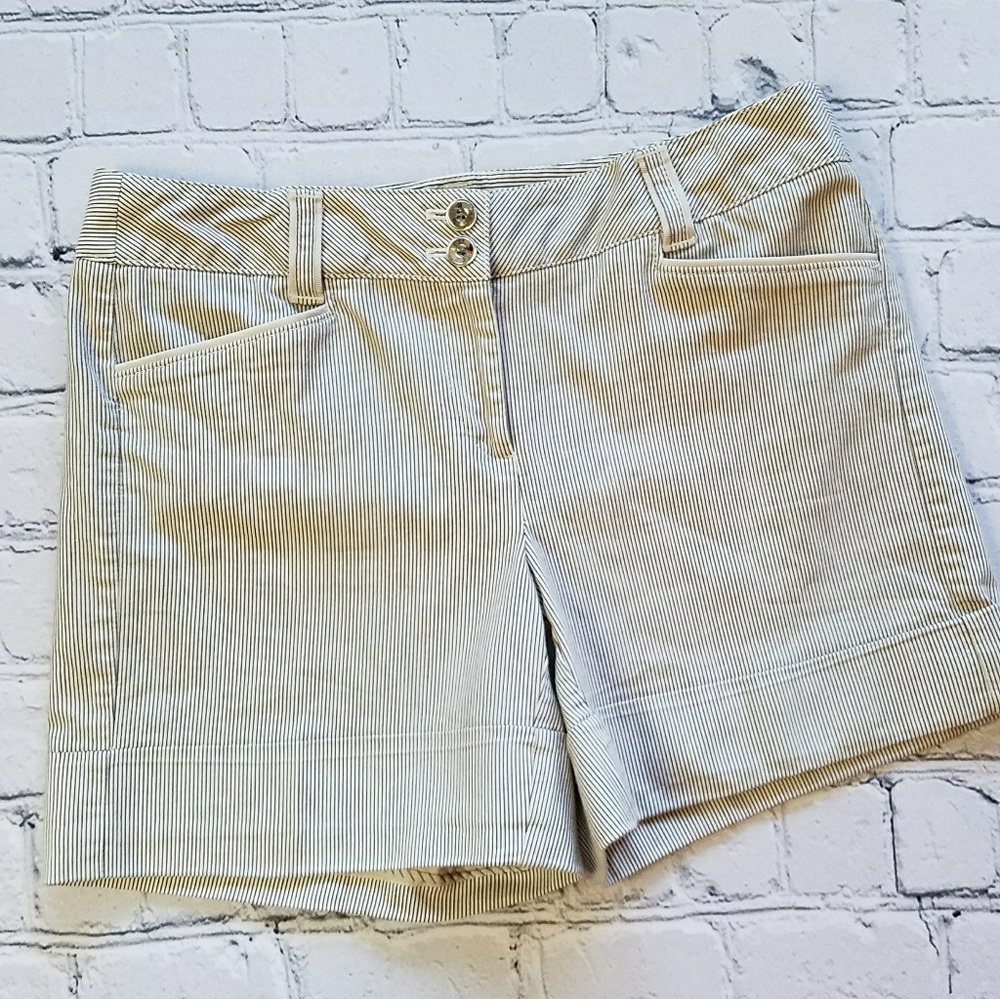 White House Black Market Pinstripe Shorts Sz 0